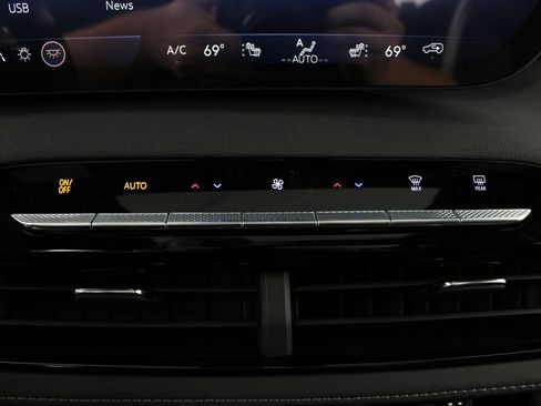 New 2026 Buick Enclave Preferred AWD/4WD image 8