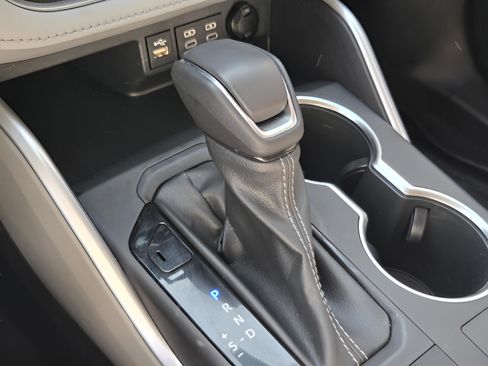 Used 2023 Toyota Highlander LE image 16