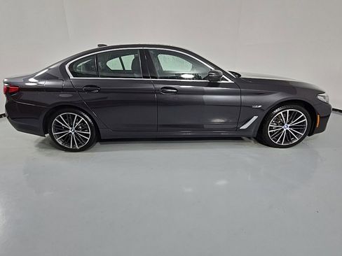 Used 2023 BMW 530e xDrive w/ Premium Package image 6