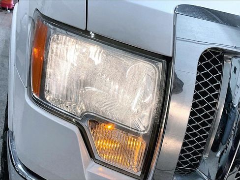 Used 2011 Ford F150 Lariat w/ Lariat Chrome Pkg image 31