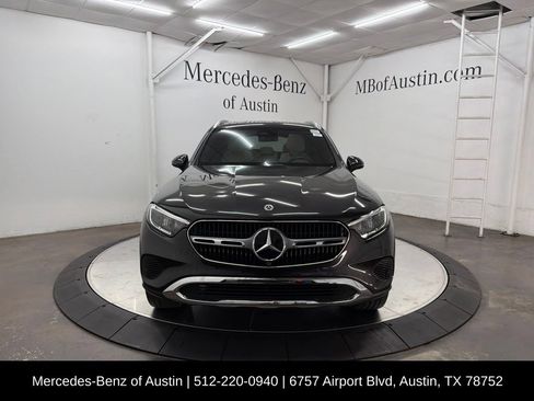 Used 2026 Mercedes-Benz GLC 300 image 2