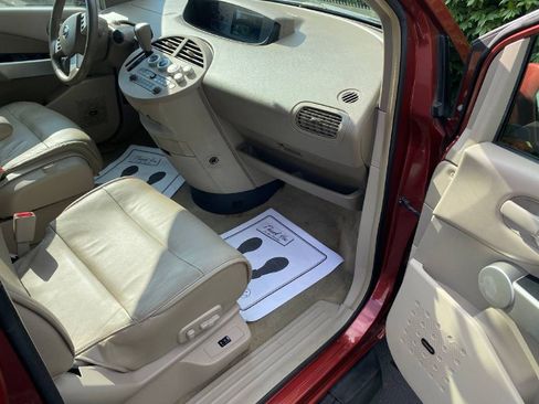 Used 2004 Nissan Quest SE w/ (SEA) Seat Pkg image 13