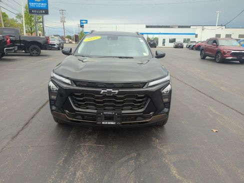 Certified 2025 Chevrolet Trax ACTIV w/ Sunroof Package FWD image 8