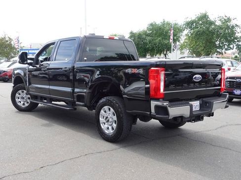 Used 2024 Ford F250 XLT AWD/4WD image 9