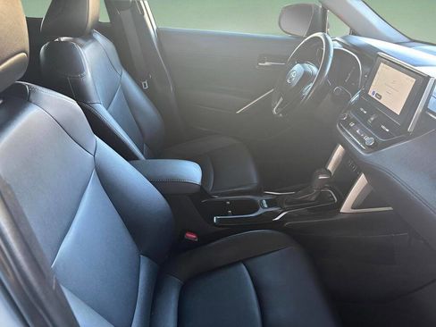 Used 2023 Toyota Corolla Cross XLE image 17