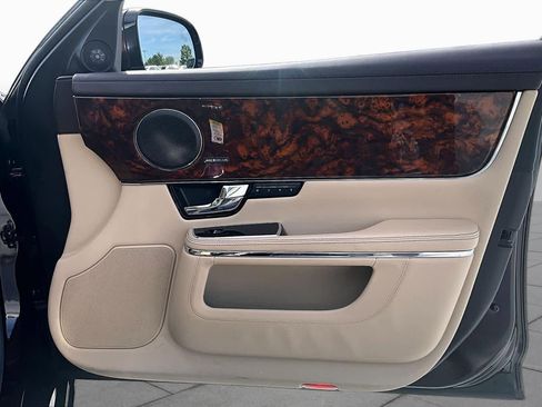 Used 2013 Jaguar XJ RWD image 22