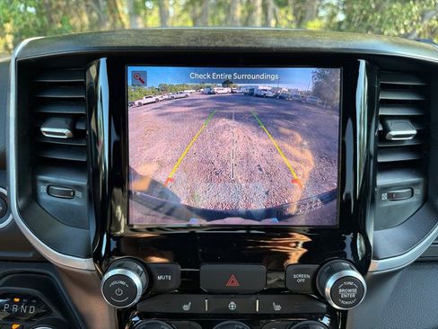 Used 2023 RAM 1500 Big Horn AWD/4WD image 32