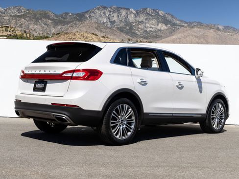 Used 2018 Lincoln MKX Reserve FWD image 8