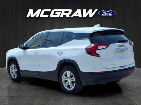 Used 2024 GMC Terrain SLE FWD image 9