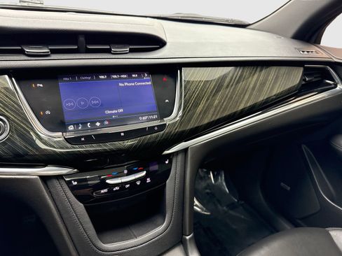 Used 2020 Cadillac XT6 Premium Luxury FWD image 24
