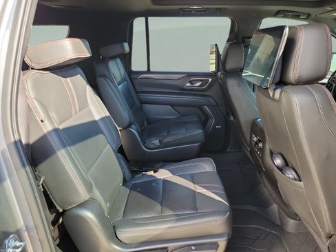 Used 2022 Chevrolet Suburban RST w/ Sport Performance Package AWD/4WD image 24