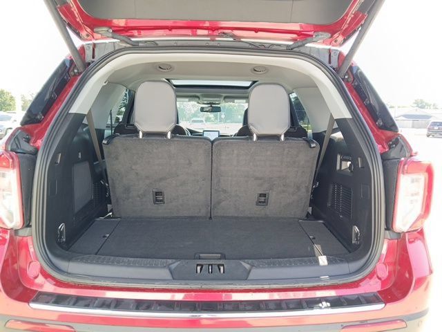 Used 2023 Ford Explorer Limited w/ Equipment Group 301A AWD/4WD image 20