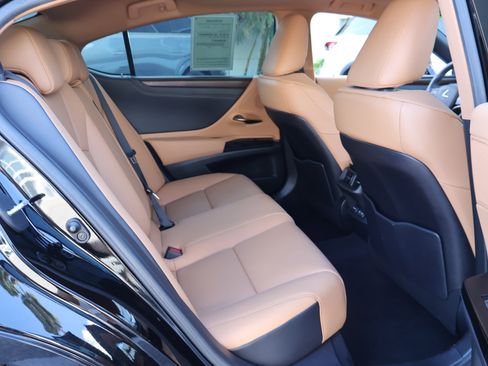 Used 2023 Lexus ES 350 w/ Premium Package image 20