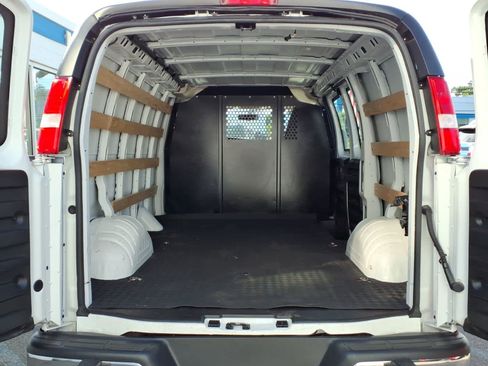 Used 2024 Chevrolet Express 2500 w/ Driver Convenience Package RWD image 17