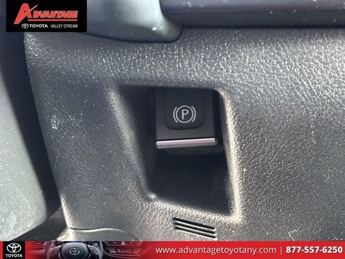 Used 2023 Lexus UX 250h F Sport AWD/4WD image 33