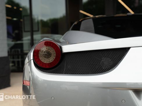 Used 2011 Ferrari 458 Italia Coupe RWD image 14
