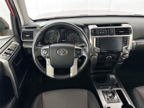 Certified 2024 Toyota 4Runner SR5 Premium AWD/4WD image 32