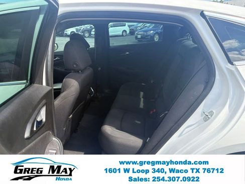 Used 2018 Chevrolet Malibu LT w/ Sport Package FWD image 23