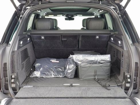 New 2025 Land Rover Range Rover SV AWD/4WD image 20