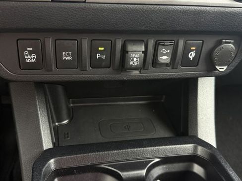 Used 2019 Toyota Tacoma TRD Off-Road w/ Technology Package AWD/4WD image 22