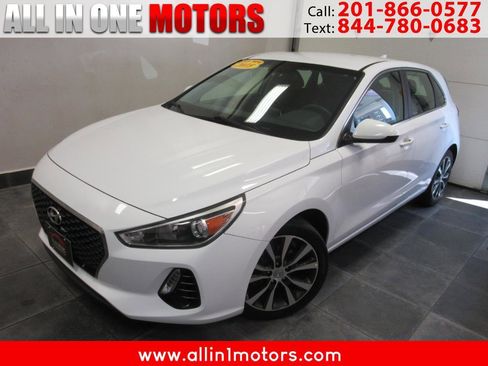 Used 2018 Hyundai Elantra GT FWD image 1