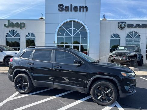 Used 2019 Jeep Cherokee Latitude Plus AWD/4WD image 1
