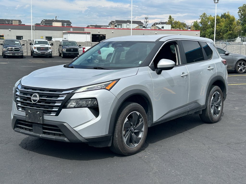 Used 2024 Nissan Rogue SV FWD image 8