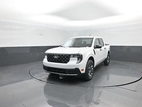 New 2026 Ford Maverick XLT w/ XLT Luxury Package FWD image 4