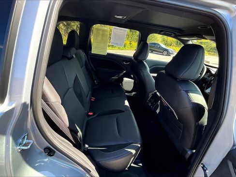 Used 2025 Subaru Forester Touring image 22
