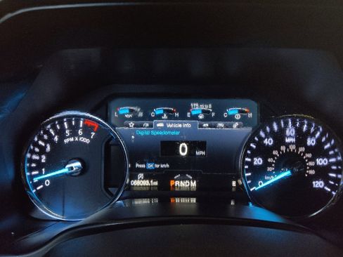 Used 2019 Ford Expedition Limited w/ Equipment Group 302A RWD image 23