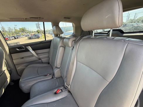 Used 2012 Toyota Highlander SE w/ Tow Pkg FWD image 25