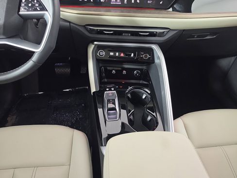 Certified 2025 Audi Q5 Premium w/ Convenience Package AWD/4WD image 40