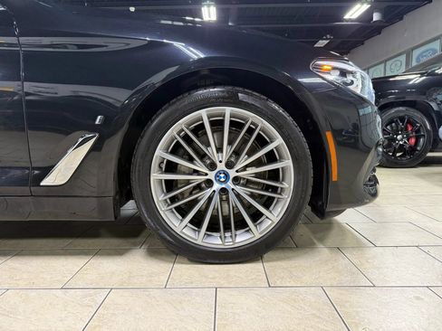 Used 2018 BMW 530e xDrive image 35