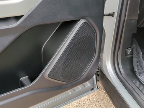 Used 2022 Ford Explorer XLT w/ Equipment Group 202A image 14