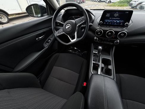 Used 2025 Nissan Sentra SV FWD image 33