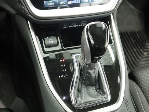 Used 2025 Subaru Outback Premium image 40