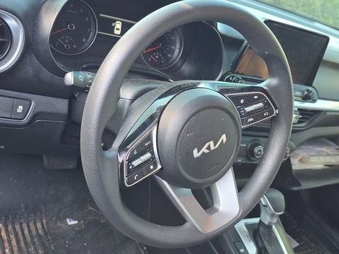 Used 2023 Kia Forte LXS FWD image 7