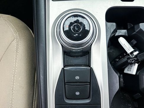 Used 2021 Ford Explorer XLT image 26