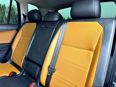 Used 2019 Volkswagen Tiguan SE image 16