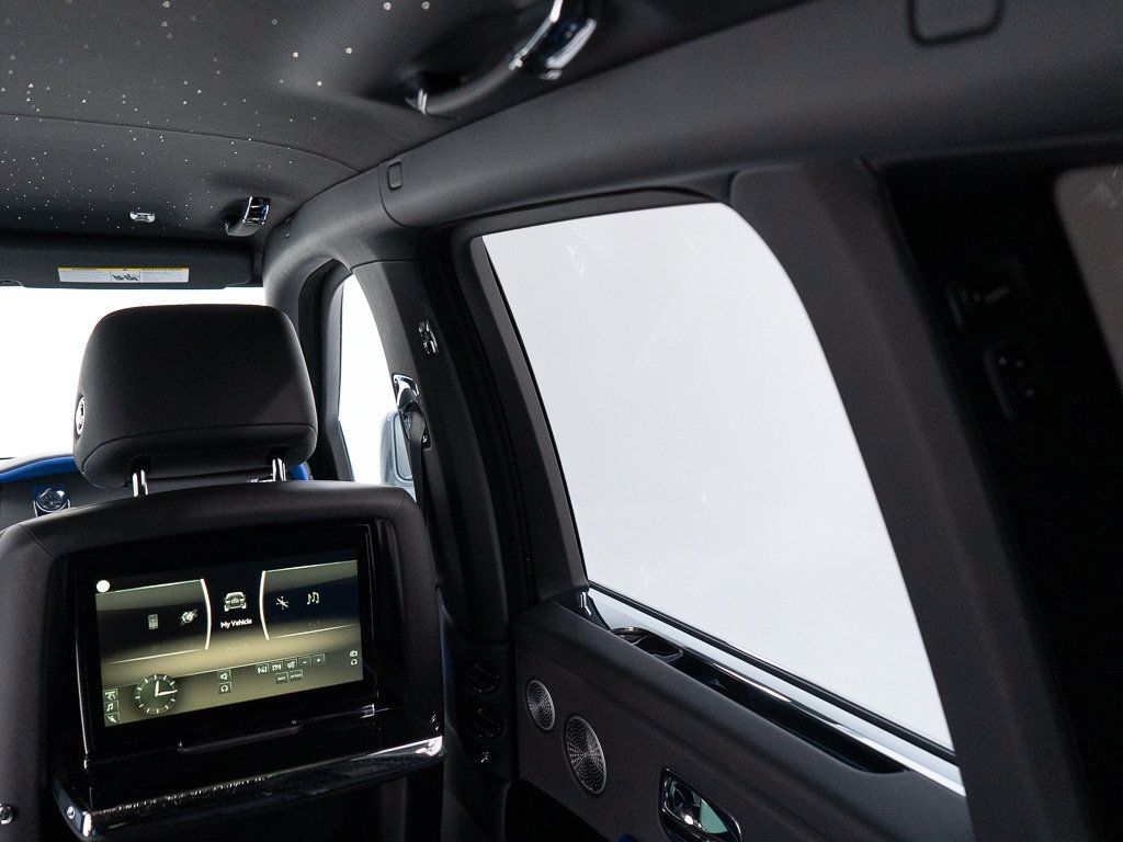 Certified 2022 Rolls-Royce Cullinan w/ Technology Package AWD/4WD image 31