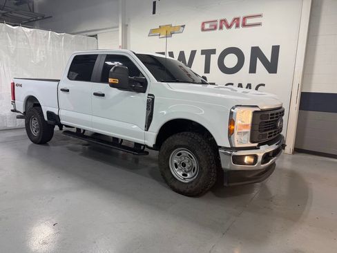 Used 2026 Ford F250 XL w/ XL Chrome Package AWD/4WD image 2