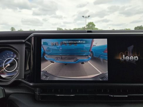 New 2025 Jeep Gladiator Sport image 17