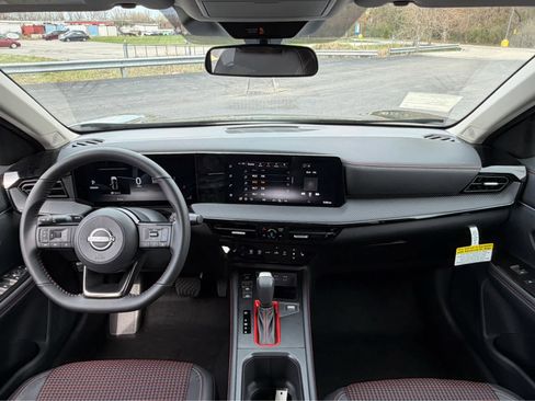 New 2026 Nissan Kicks SR AWD/4WD image 15