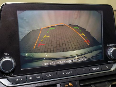 Used 2024 Nissan Altima 2.5 SV image 12