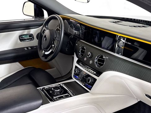 Used 2021 Rolls-Royce Ghost AWD/4WD image 38