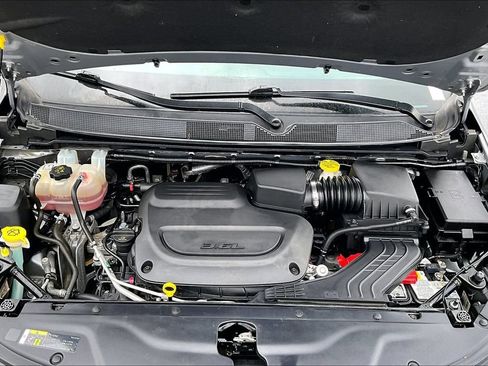 Used 2021 Chrysler Pacifica Touring-L FWD image 31