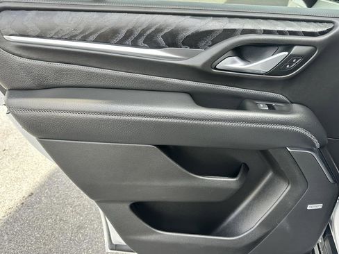 Used 2022 GMC Yukon Denali w/ Advanced Technology Package image 26