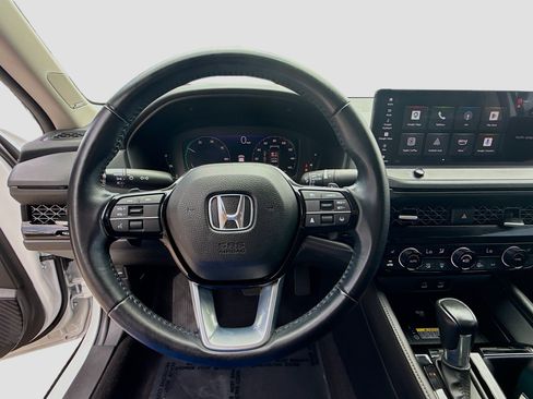 Used 2023 Honda Accord Touring image 10