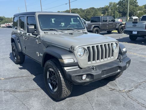 Used 2018 Jeep Wrangler Unlimited Sport S AWD/4WD image 4