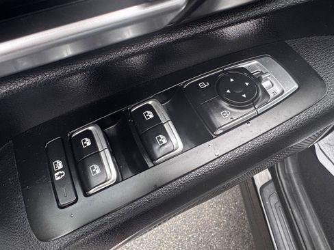 Used 2023 Kia Telluride S AWD/4WD image 13